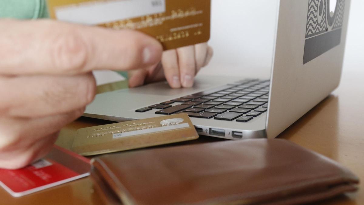 Las nuevas tecnologías han propiciado un auge de las estafas 'online'.