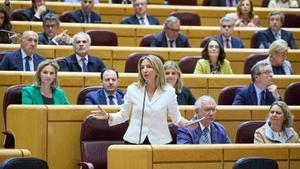 La portavoz del Partido Popular en el Senado, Alicia García Rodríguez, durante una sesión plenaria en el Senado, a 23 de abril de 2024, en Madrid (España). Hoy la oposición pregunta al Gobierno, entre otras cuestiones, por el aumento del precio de la vivi