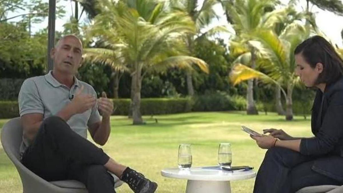 Luis Rubiales es entrevistado en la República Dominicana por Ana Pastor para La Sexta.