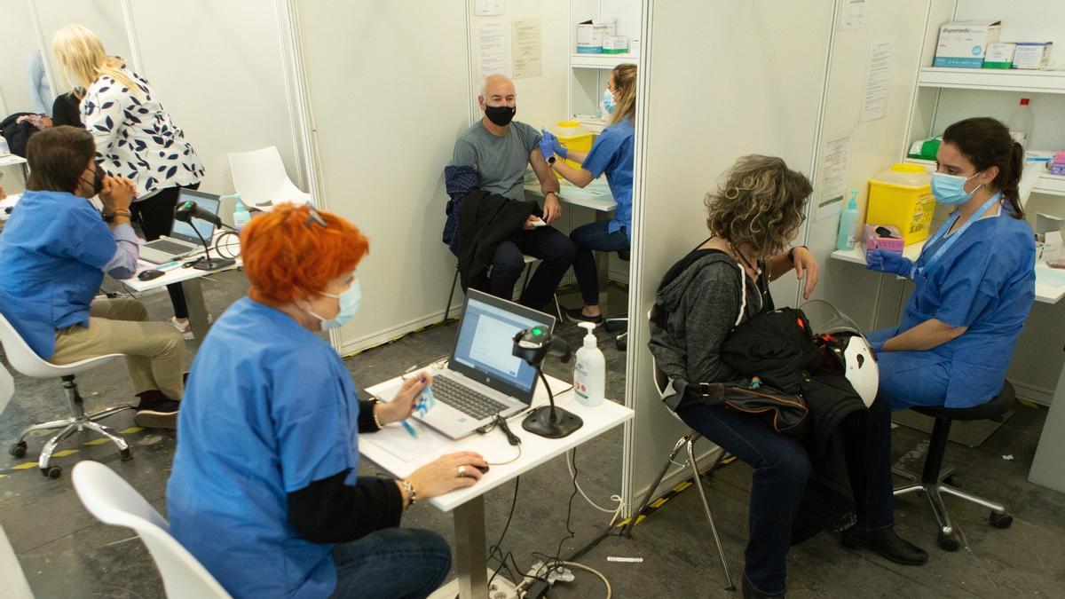 Catalunya prepara restriccions per frenar l’escalada de la pandèmia Catalunya prepara restriccions per frenar l’escalada de la pandèmia