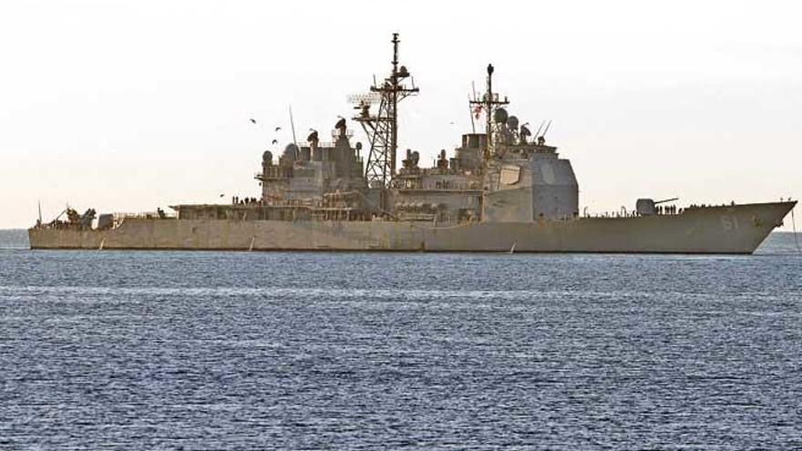 El crucero ´Monterey´, de la Marina estadounidense, a su llegada el sábado a Palma.