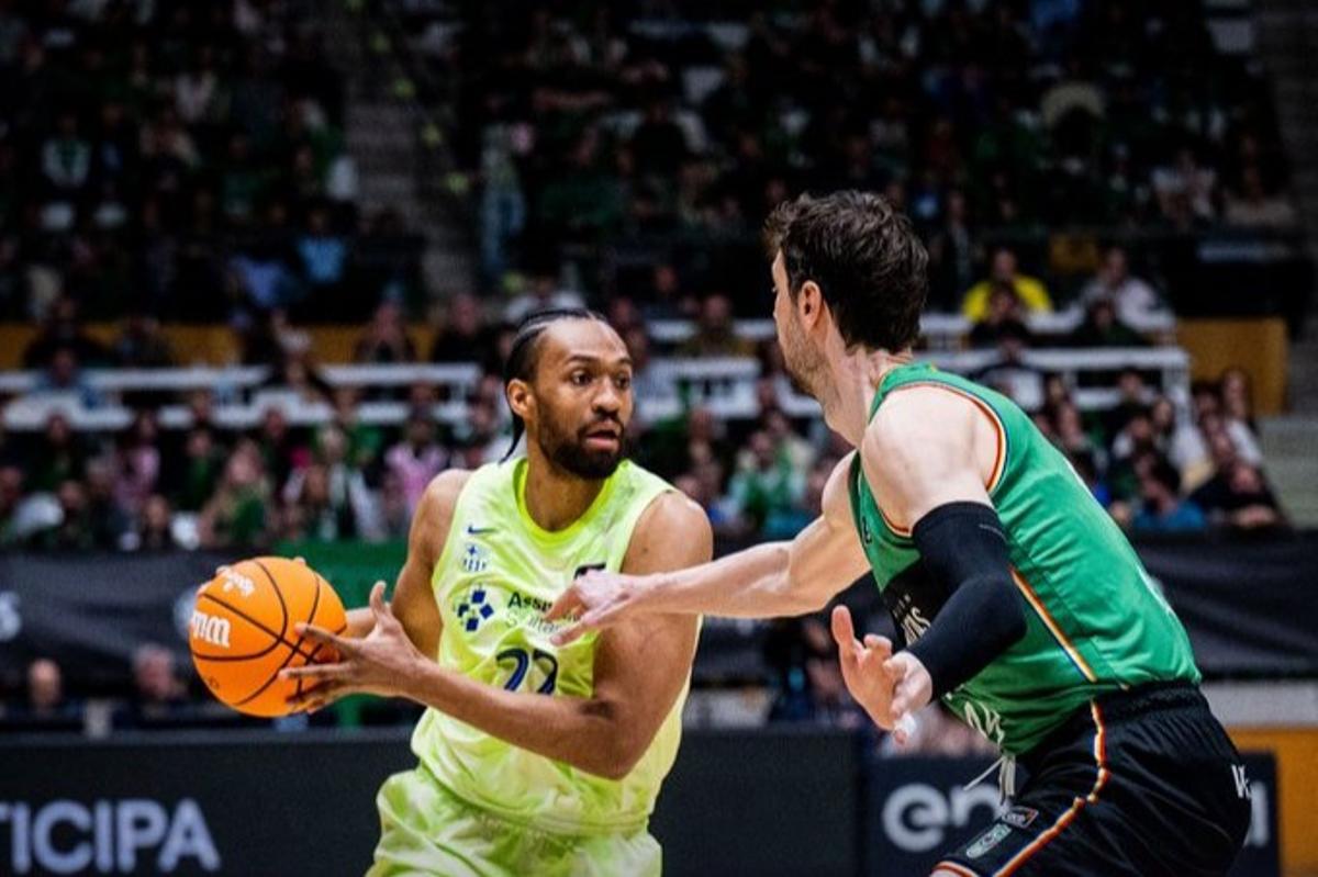 Jabari Parker tuvo una destacada mitad ante la Penya