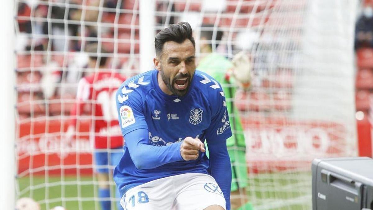 Enric Gallego, celebrando un gol.