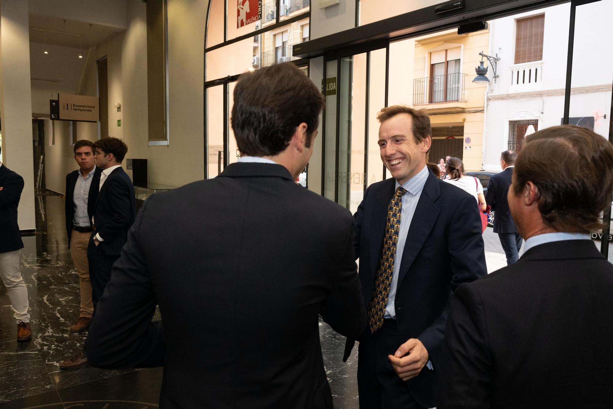 La gala de los premios taurinos de la Diputación de Valencia con Roca Rey, en imágenes