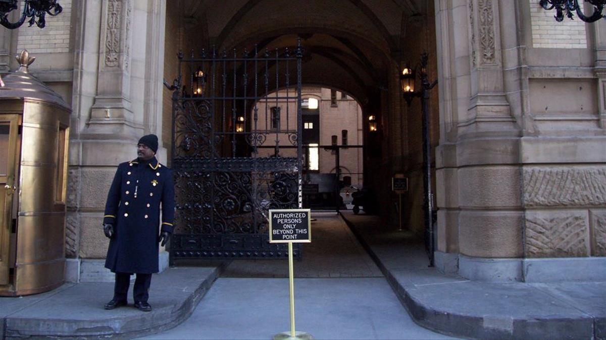 Entrada del edificio Dakota, en Nueva York, este diciembre.