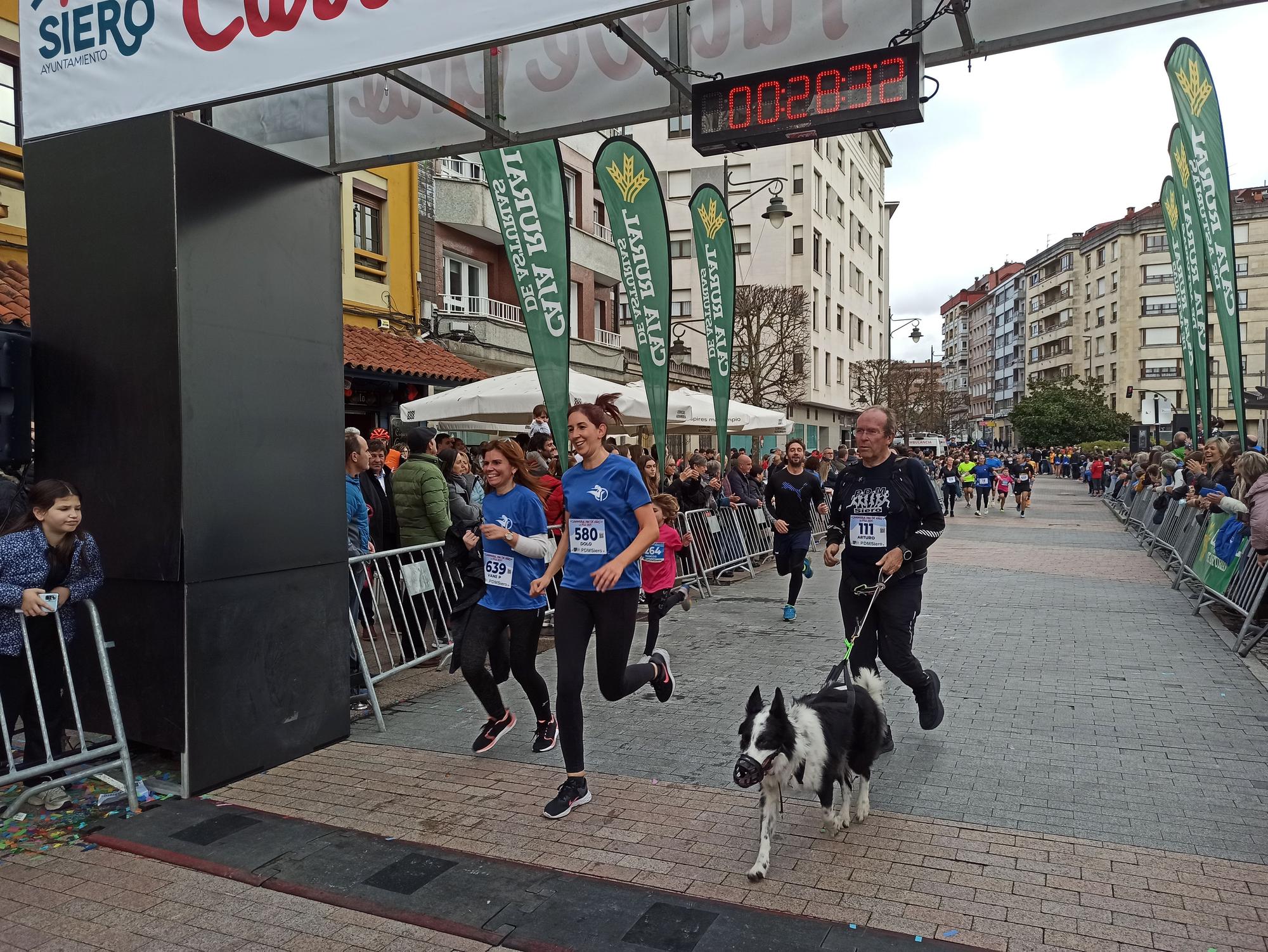 Casi 1.500 participantes disputan la carrera de Fin de Año de Pola de Siero