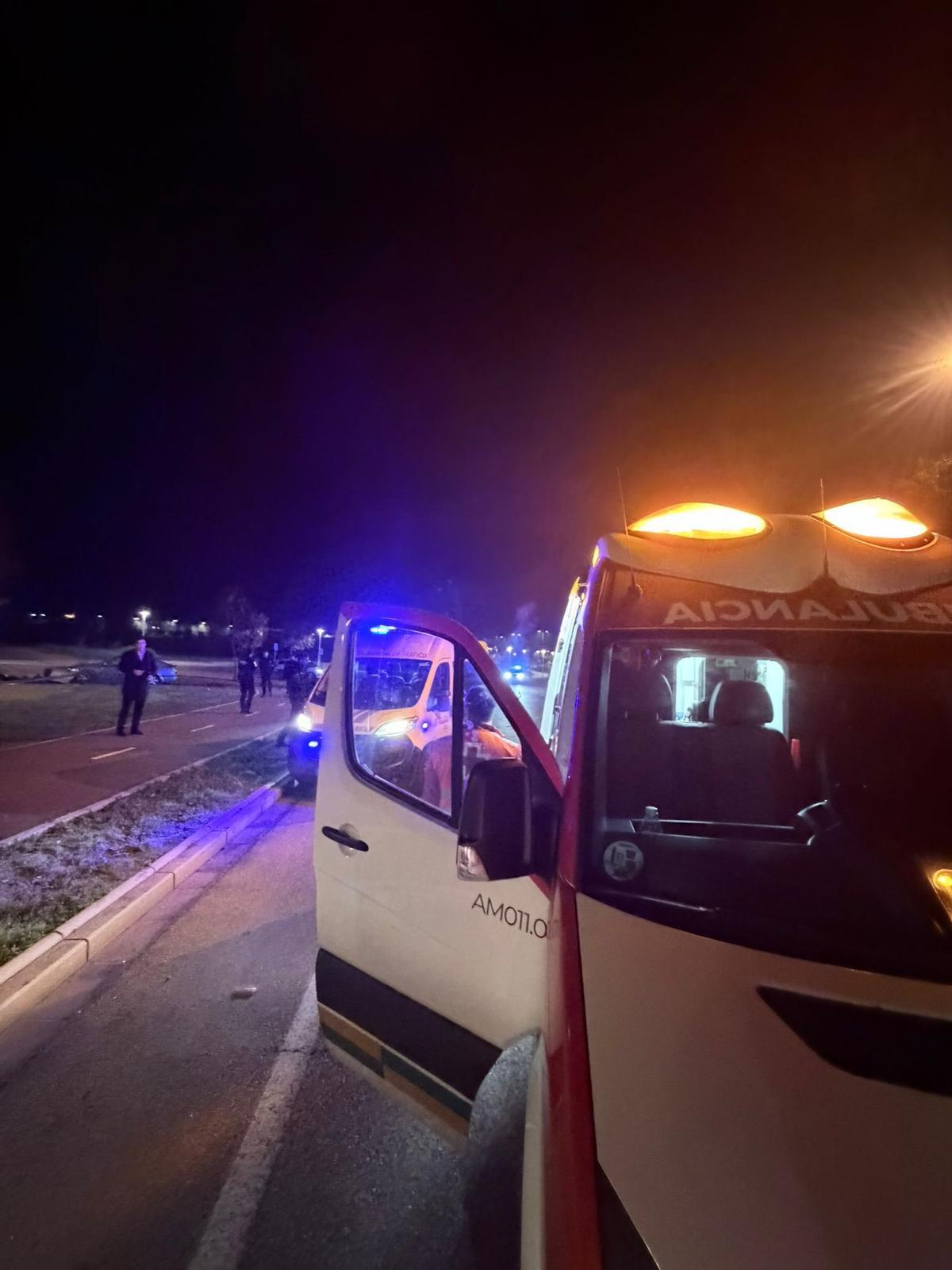 Imagen del dispositivo que se desplegó para atender a este siniestro vial en Badajoz.