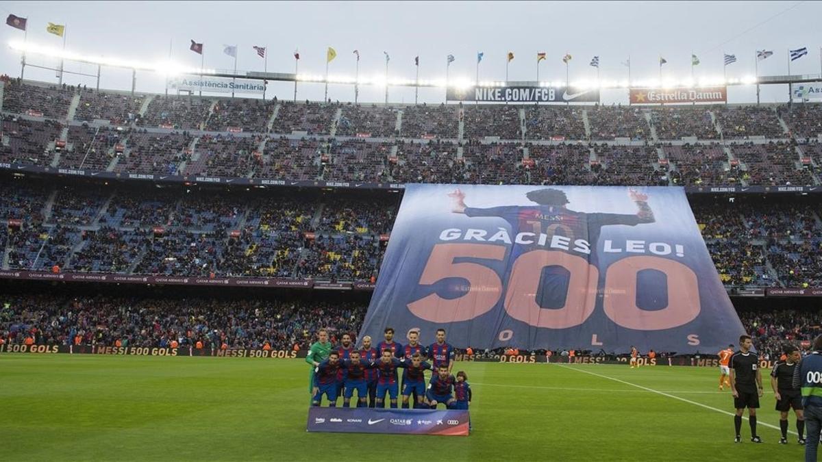 El Camp Nou rinde homenaje a Messi por sus 500 goles como azulgrana.