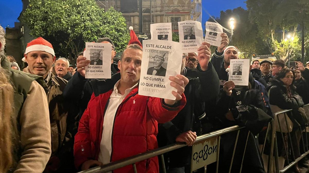 Protesta de la Policía Local en el encendido de las luces de Navidad en Sevilla