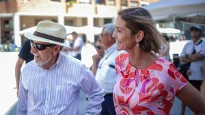 Maroto junto a Juan Barranco, último alcalde socialista en Madrid, este lunes durante un acto por el 40º aniversario de la inauguración de la plaza de Salvador Dalí.