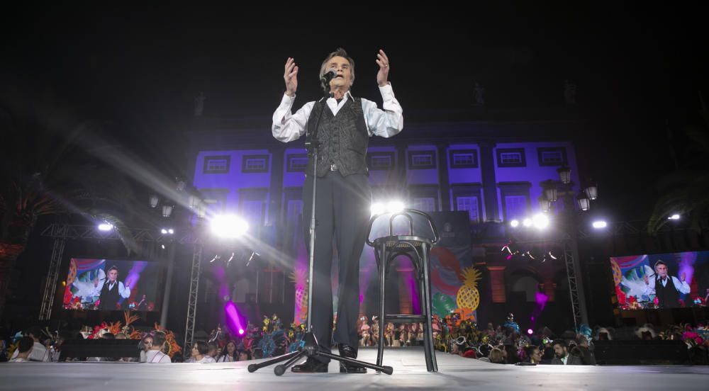 15.02.19. Las Palmas de Gran Canaria. Carnaval 2019. Pregón de Manolo Vieira y la Chirimurga del timple. Plaza de Santa Ana. Foto Quique Curbelo  | 15/02/2019 | Fotógrafo: Quique Curbelo