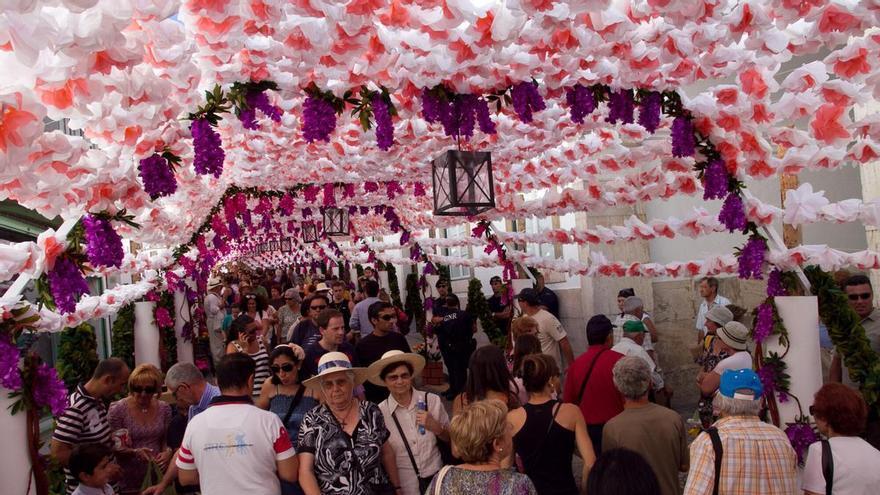Campo Maior vuelve a florecer once años después: las Festas do Povo convierten desde mañana la localidad portuguesa en un inmenso jardín de papel