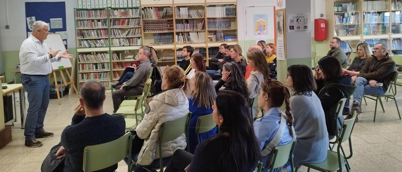 Un moment de la xerrada de Joan Carles Folia al Pius Font i Quer