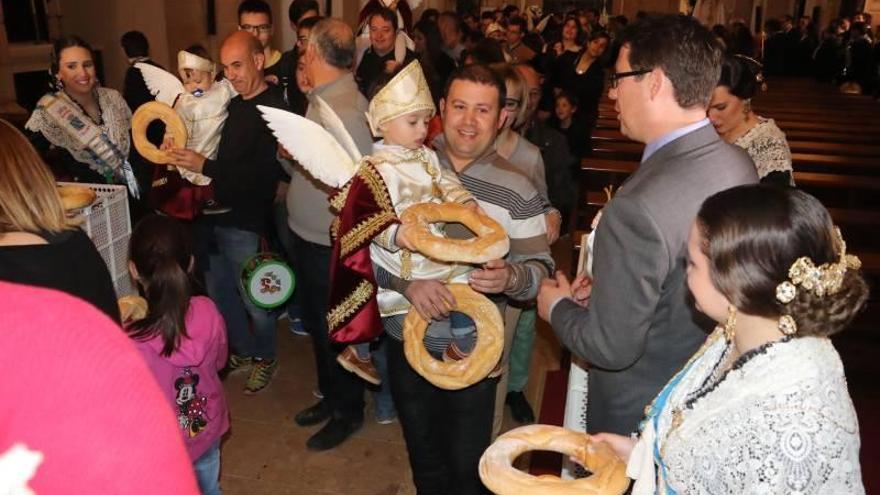 Multitudinaria &#039;Festa del Rotllo&#039; de l&#039;Alcora en su 260 aniversario