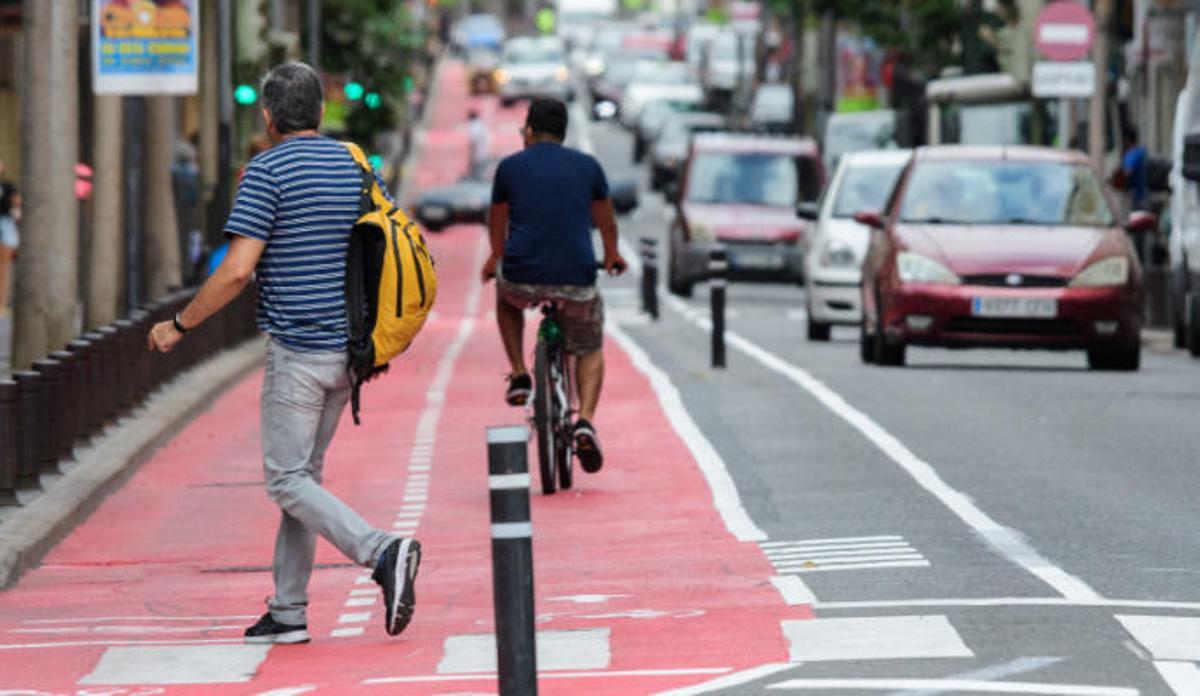 El 66% de los vecinos de la capital se desplaza en vehículo propio