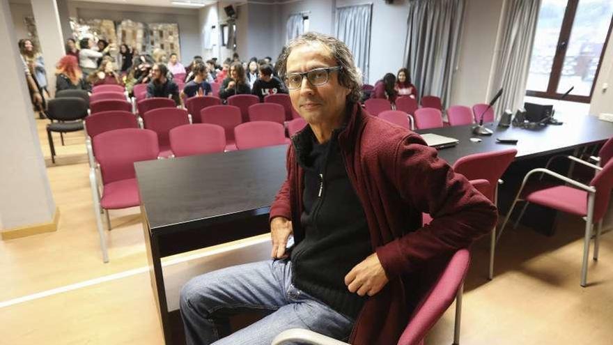 Alberto Coto, ayer, momentos antes de su conferencia en el Menéndez Pidal.