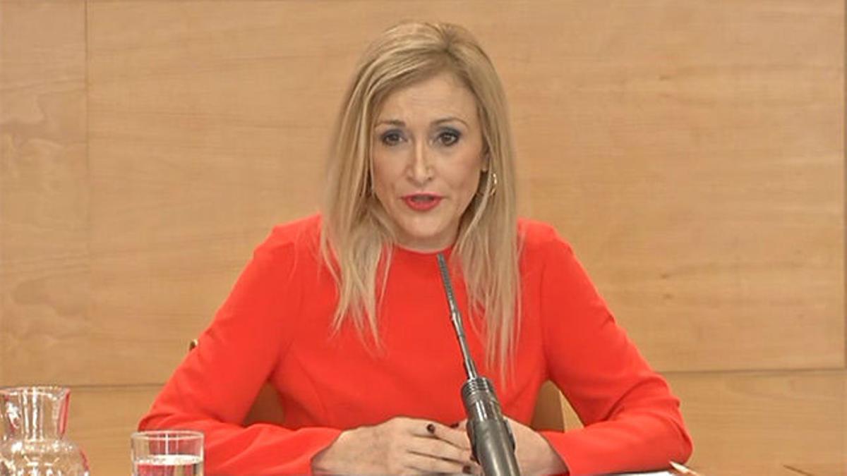 Cristina Cifuentes renuncia a su máster