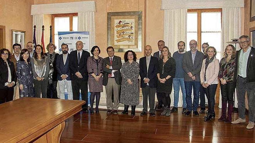 Los nuevos decanos y la directora de la Politécnica, ayer en la UIB.