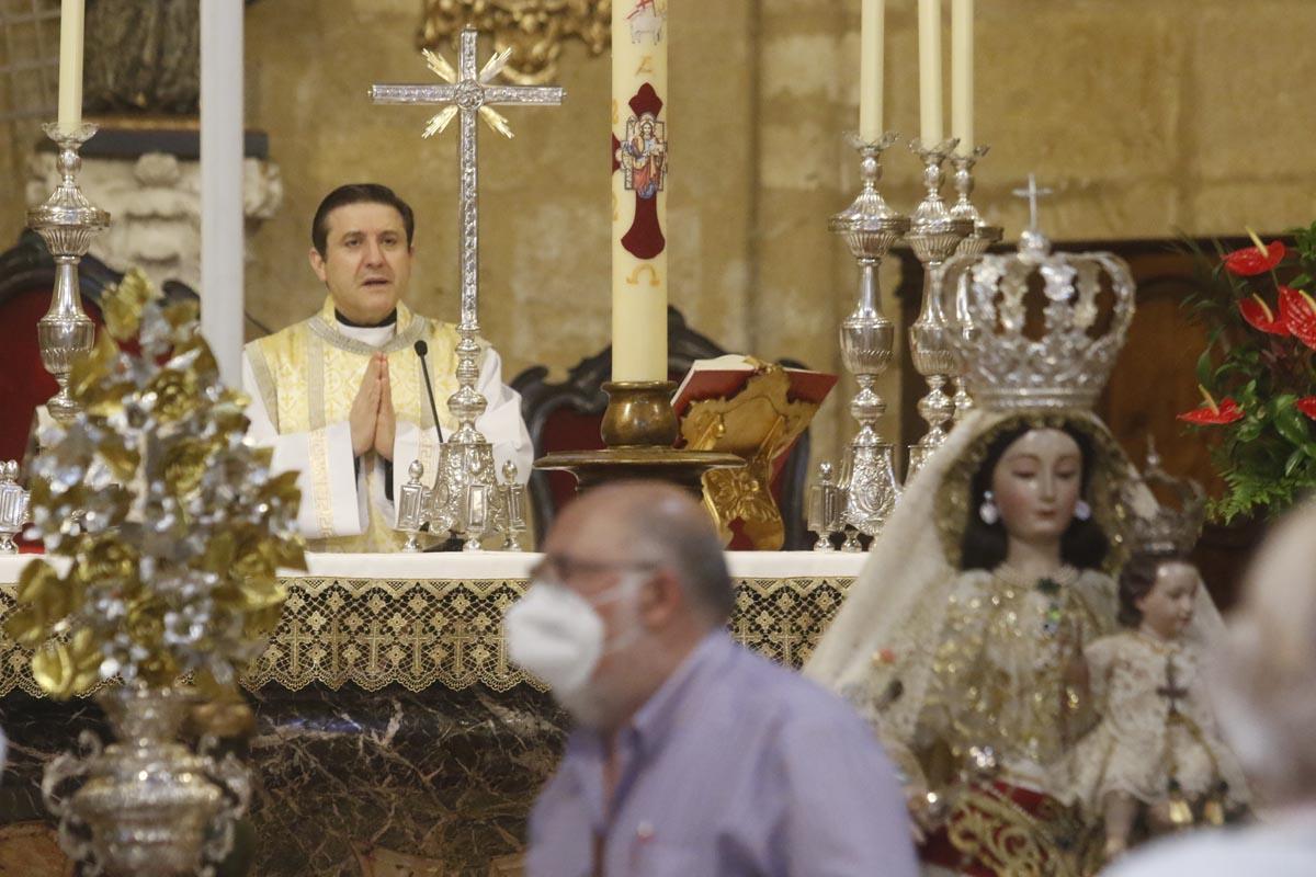Martes y trece en San Lorenzo, colas para visitar a la Virgen de los Remedios