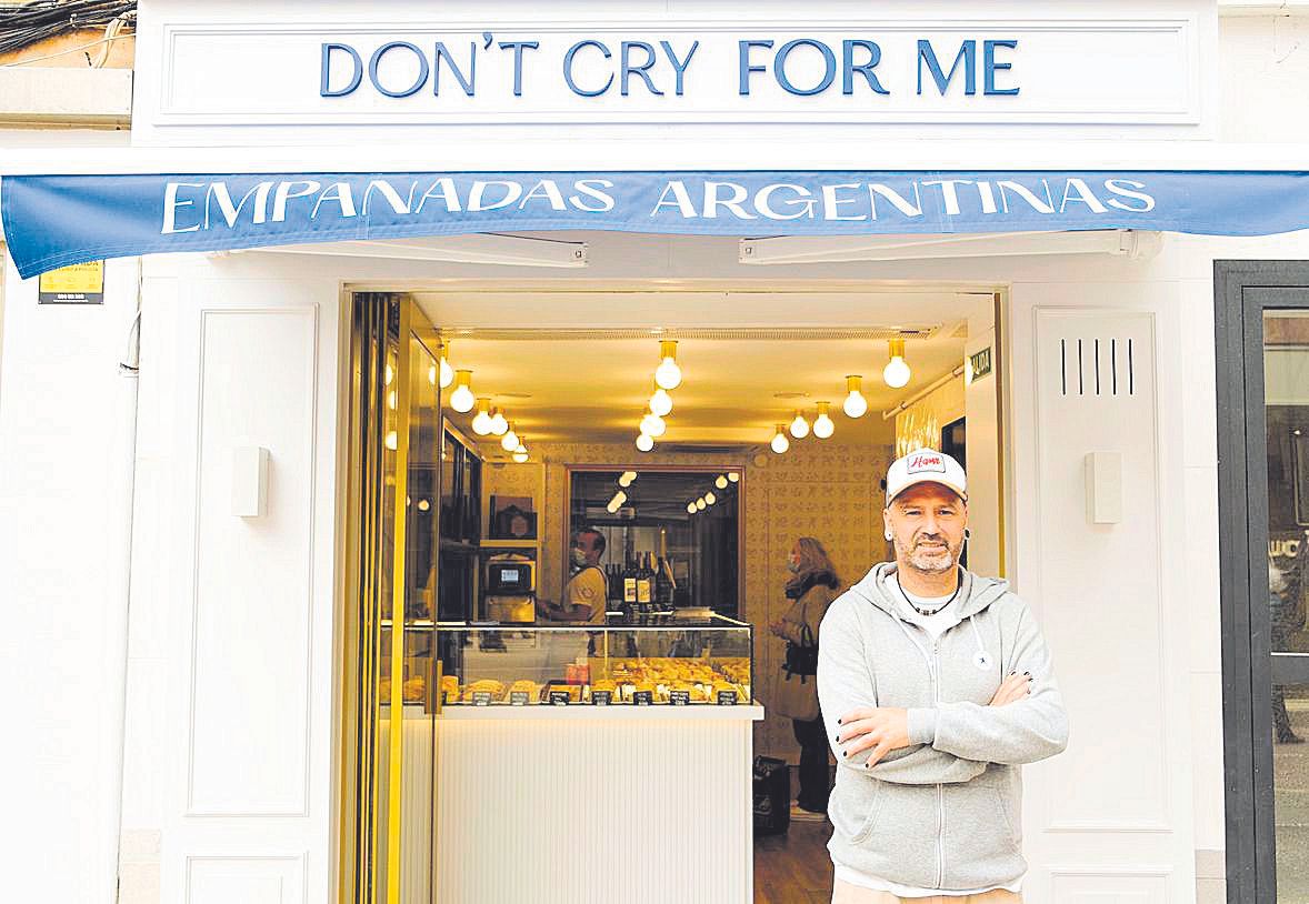 Julio Arrúa, al frente de Don’t Cry For Me. El chef durante 14 años del conocido restaurante Caballito de Mar, Julio Arrúa, acaba de abrir el segundo local de Don’t Cry for Me, en la calle Sant Miquel.