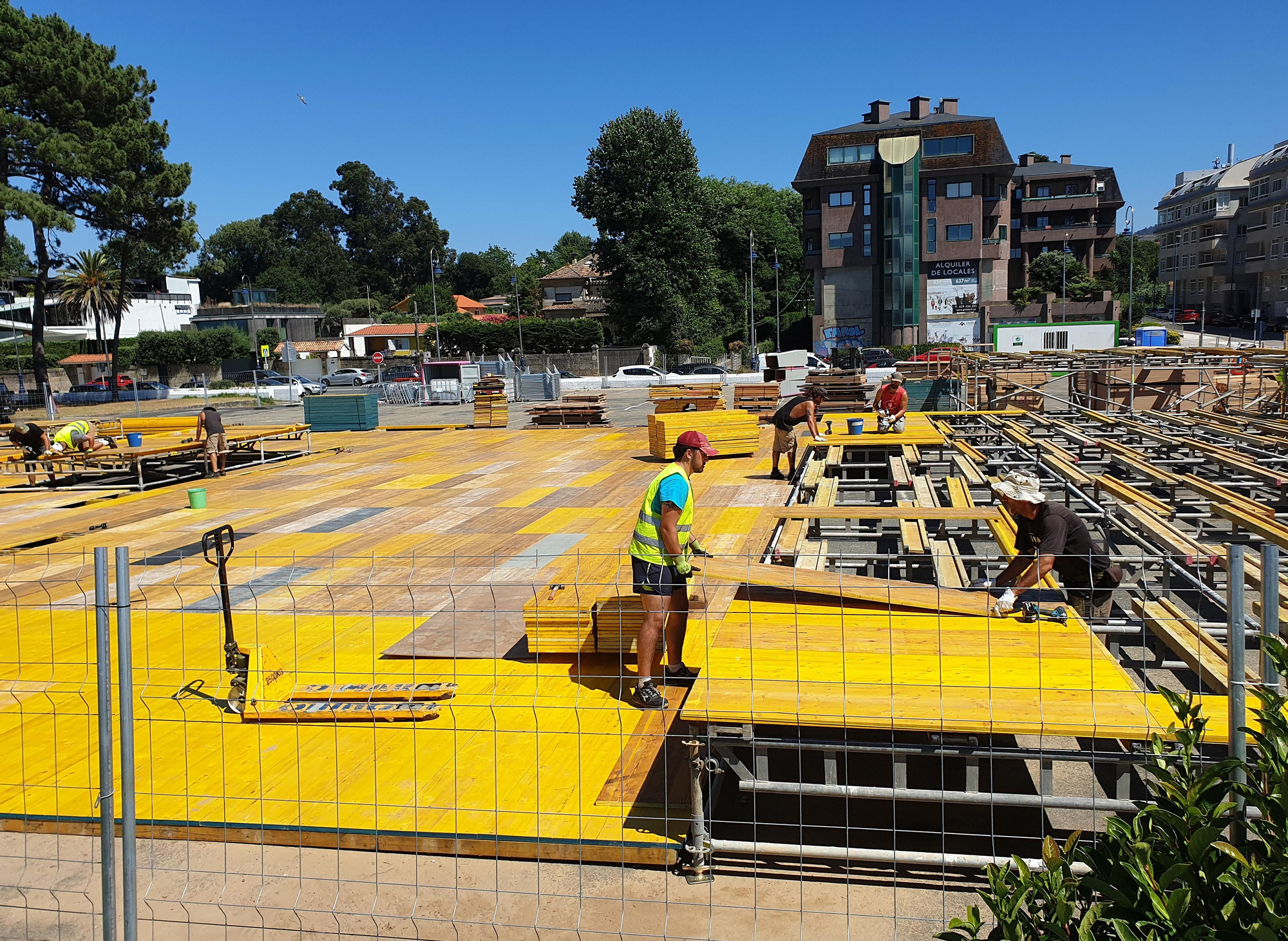 Arranca el montaje de las estructuras de O Marisquiño