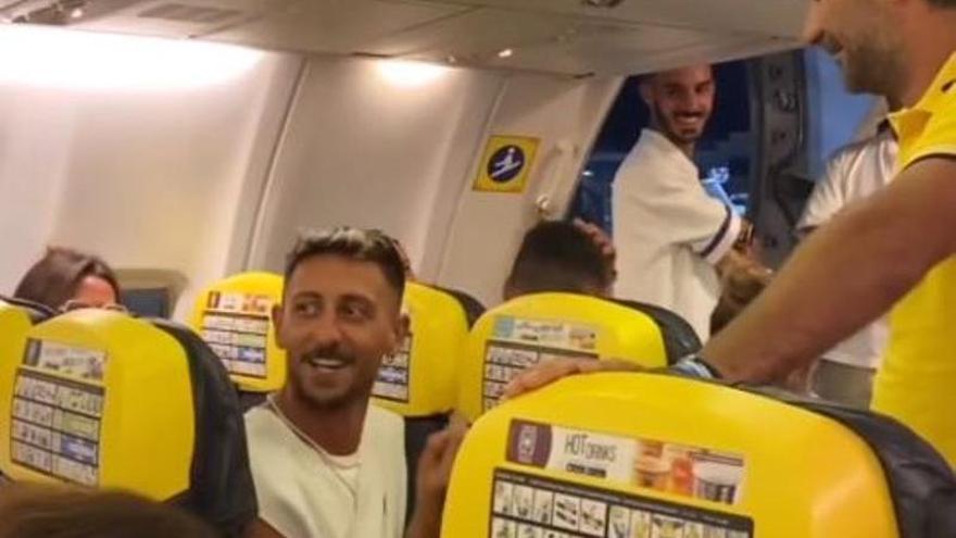 La impactante reflexión de un turista italiano por el retraso de su vuelo en Ibiza