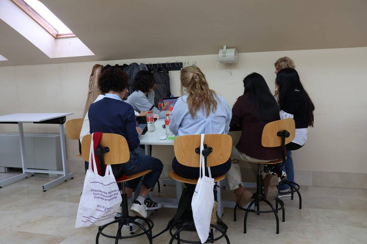 El Campus Viriato acoge el Hackathon HerTechVenture