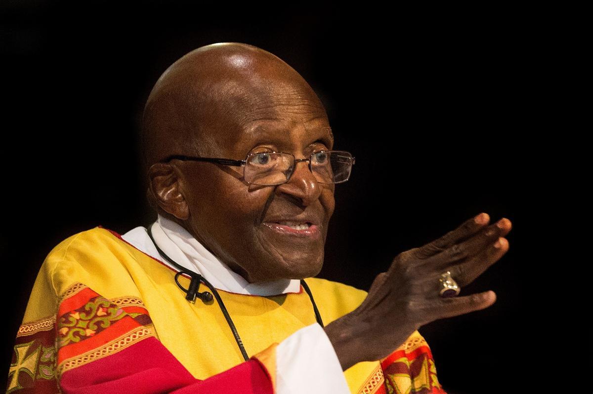 El arzobispo Desmond Tutu, durante un servicio religioso con motivo de su 85 cumpleaños, en la catedral de San Jorge, en Ciudad del Cabo, en octubre del 2016.