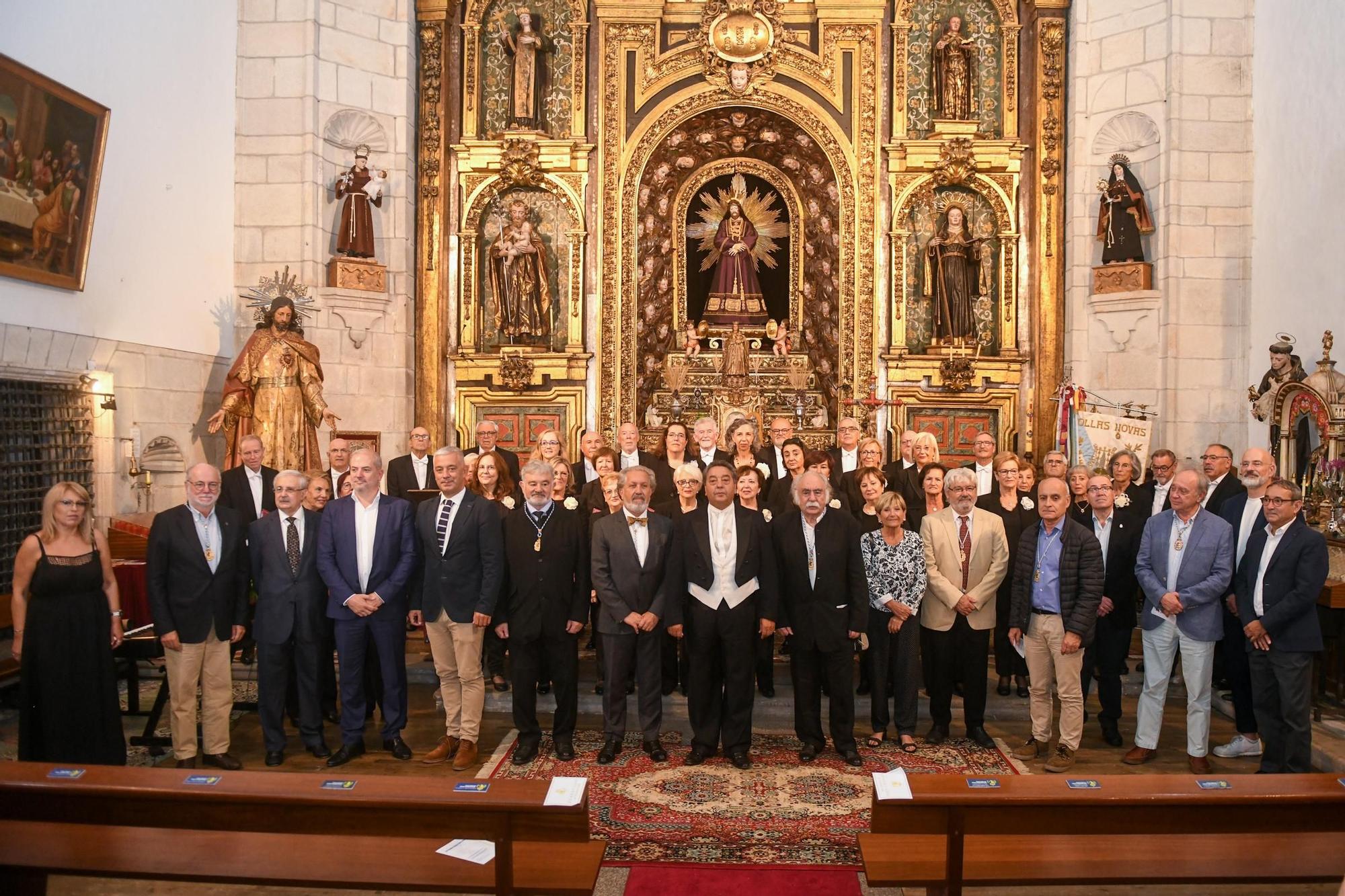 Imposición de la medalla Marcial del Adalid, en su categoría de oro, a la Coral Polifónica Follas Novas