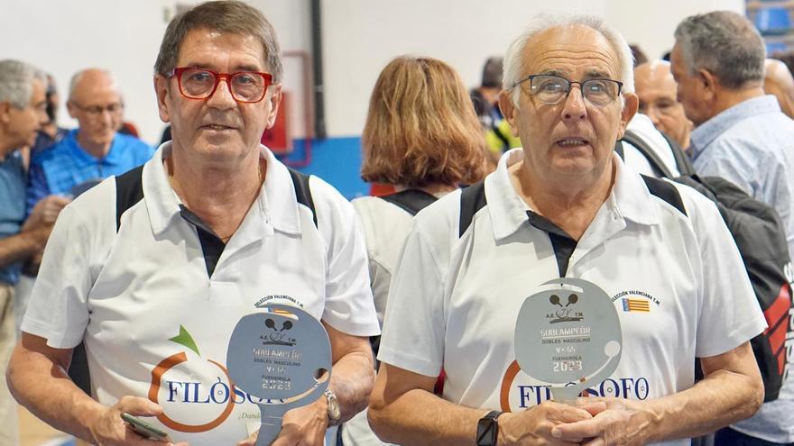 Pierre Guitart y José Fuster, con los trofeos de subcampeones nacionales