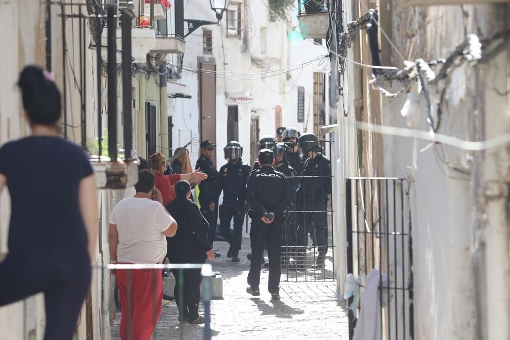 Operativo especial para el desalojo de sa Penya.