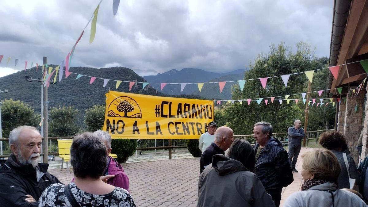 Concentració en contra de la central durant la presentació del projecte a la Nou