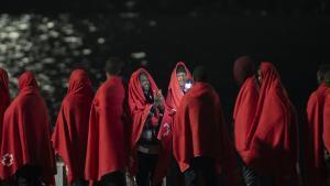 Inmigrantes tras un naufragio en 2024. 