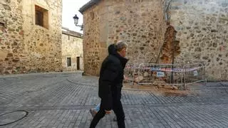 La directiva de la Soledad estaba dentro cuando empezaron a caerse las piedras de la ermita de Cáceres