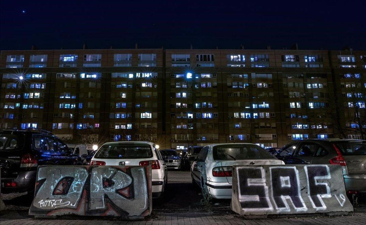  Edificio de viviendas en el barrio de la Verneda, en Barcelona.