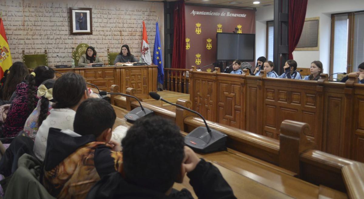 Escolares de San Isidro y San Vicente de Paúl en la actividad. | E. P.