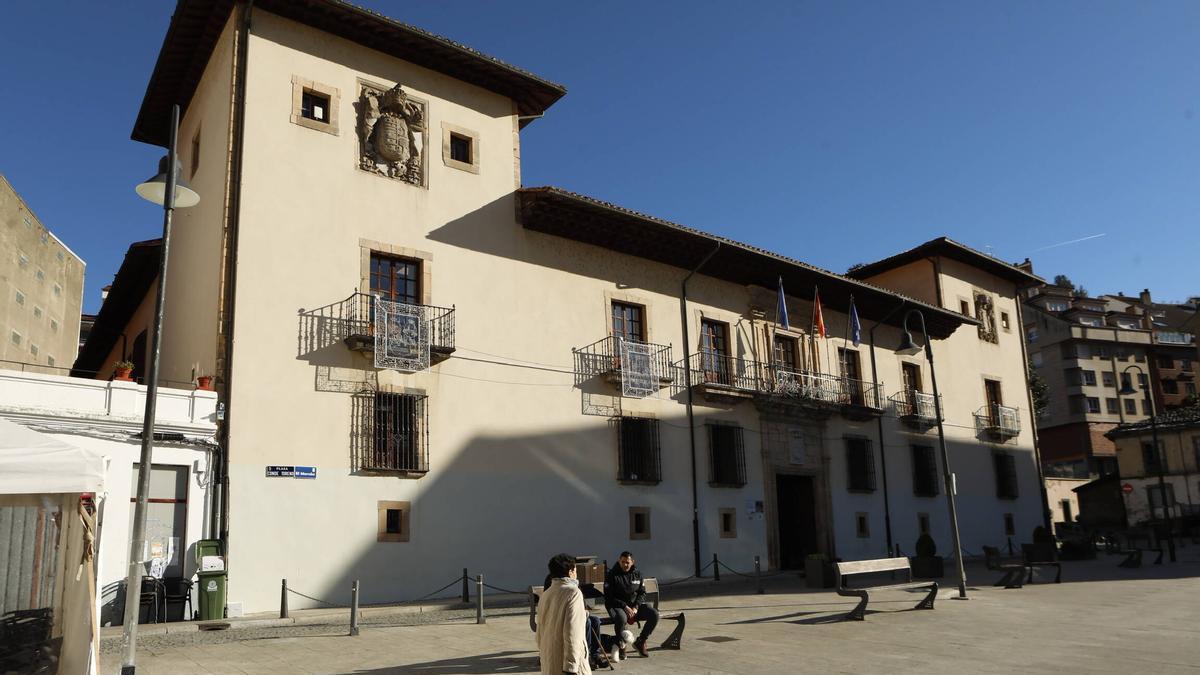 Fachada del ayuntamiento de Cangas del Narcea.