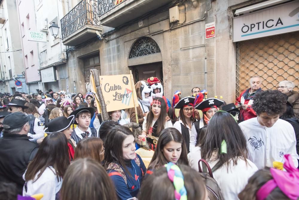 Set mil persones desborden els carrers de Sallent en un Carnaval multitudinari