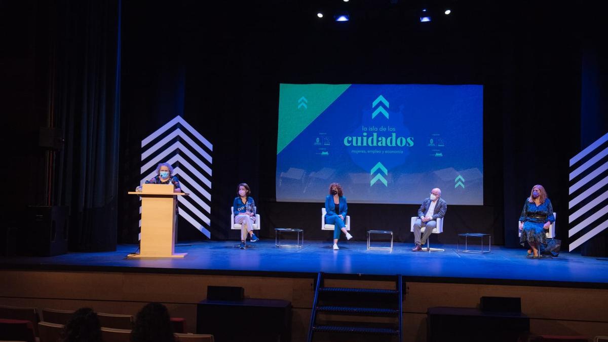 Apertura de la jornada sobre &#039;La Isla de los cuidados&#039;