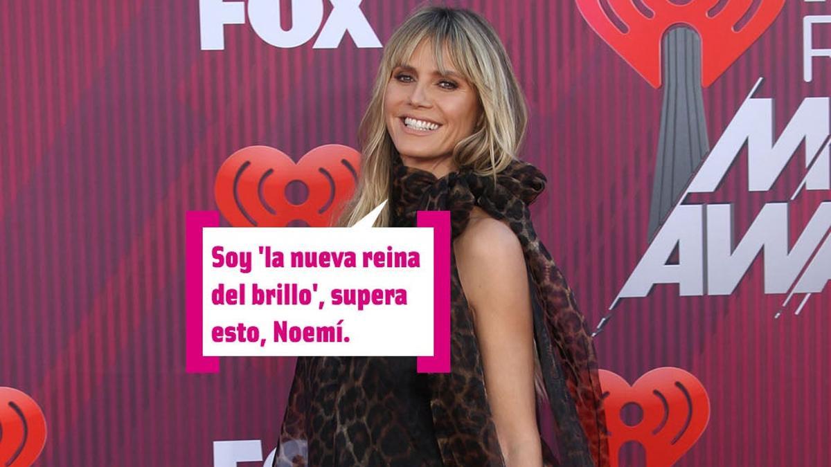 Heidi Klum en los iHeartRadio Music Awards bien sonriente