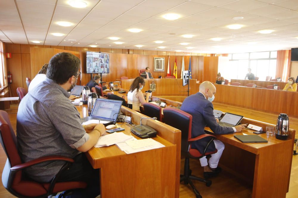 Pleno municipal en el que se ha aprobado ampliar Navia para crear 1.600 viviendas protegidas / Alba Villar