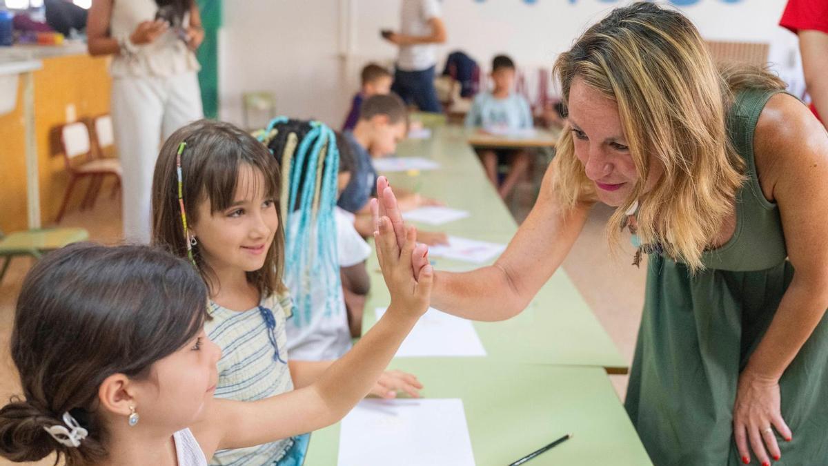 La alcaldesa Begoña Carrasco visita un centro educativo de Castelló.