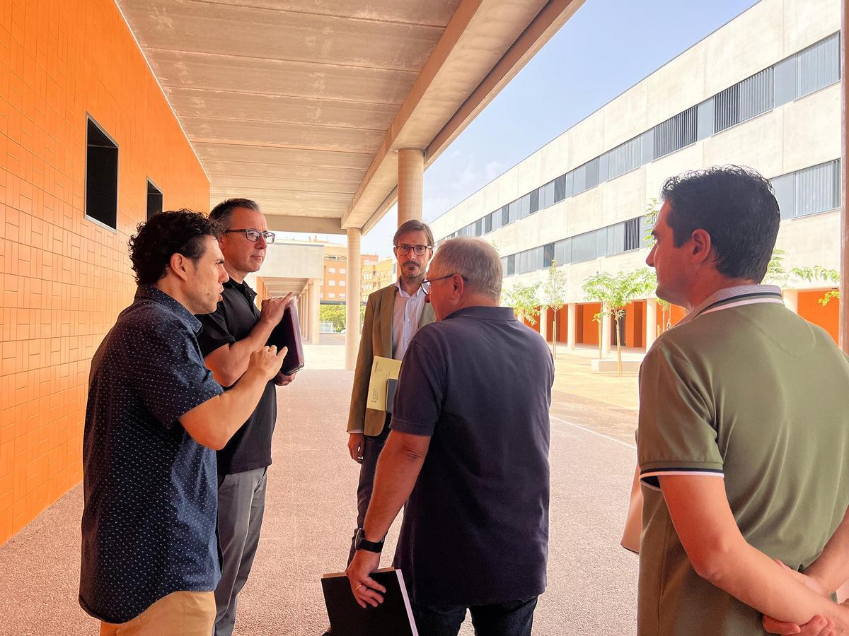 El alcalde Joanma Miguel y el edil Paco García en la recepción de la obra