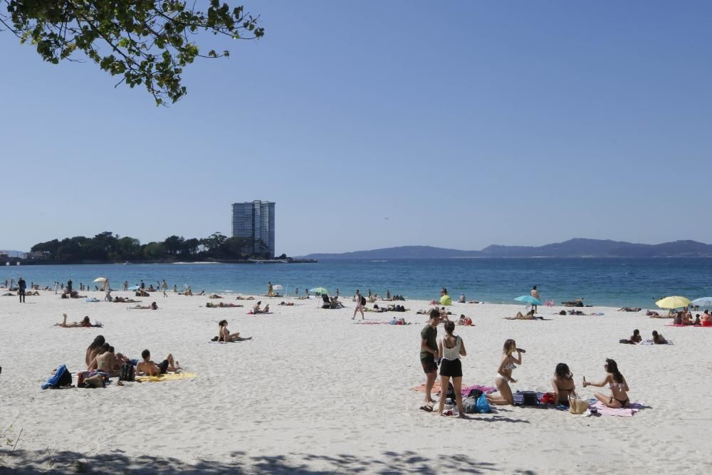 Las playas de Vigo y Panxón registraron una notable asistencia por la tarde