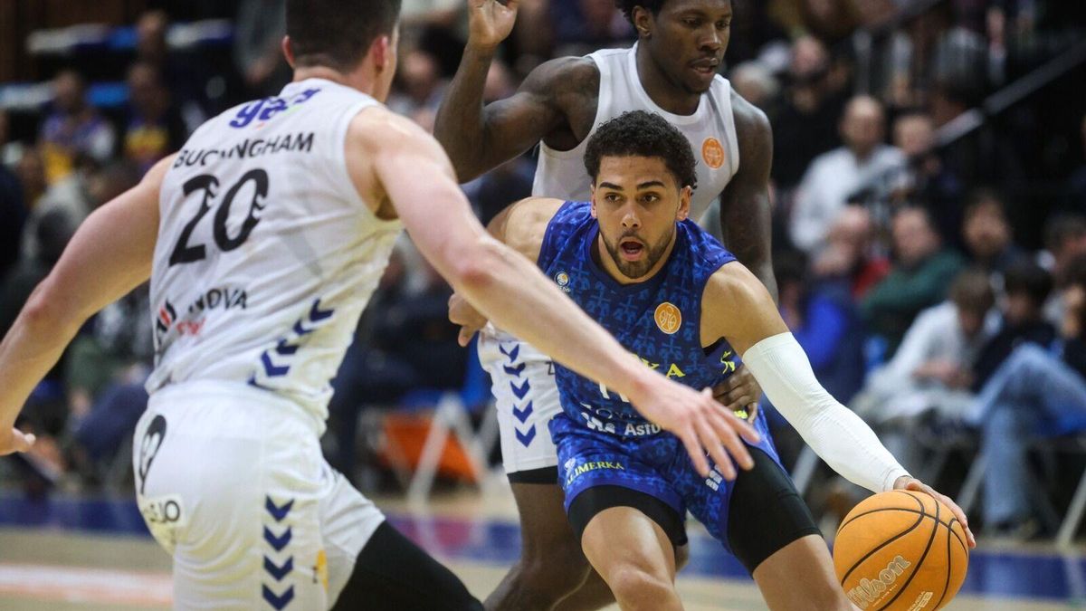 Steven Verplancken, en un partido del Alimerka Oviedo Baloncesto