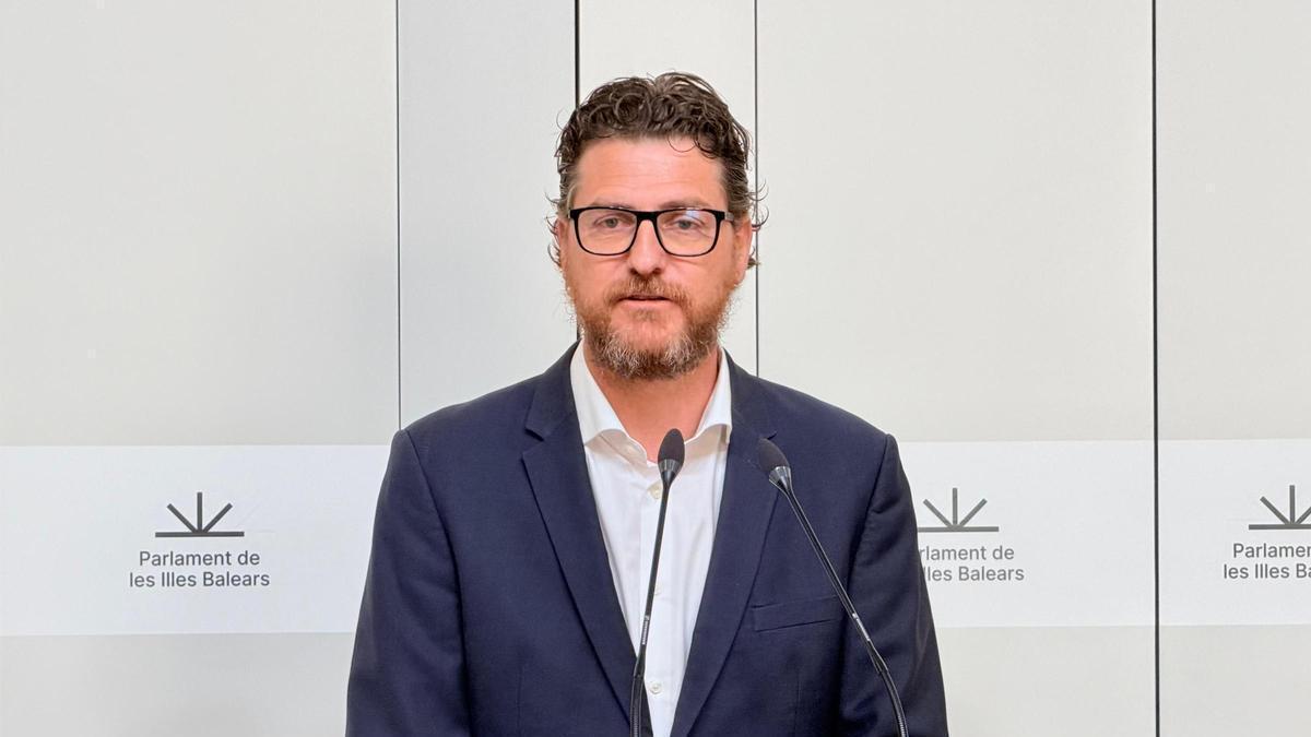 El portavoz del PP, Sebastià Sagreras, hoy en el Parlament.