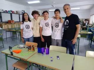 Premio a alumnos del IES El Tablero Aguañac de San Bartolomé de Tirajana por el diseño de un satélite
