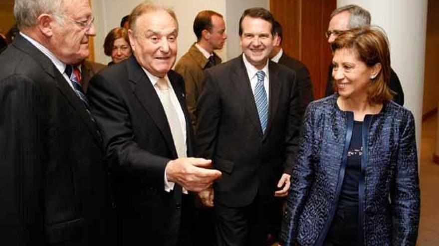 Manuel Rodríguez, José Silveira, Abel Caballero y la ministra Elena Espinosa, ayer en Vigo.