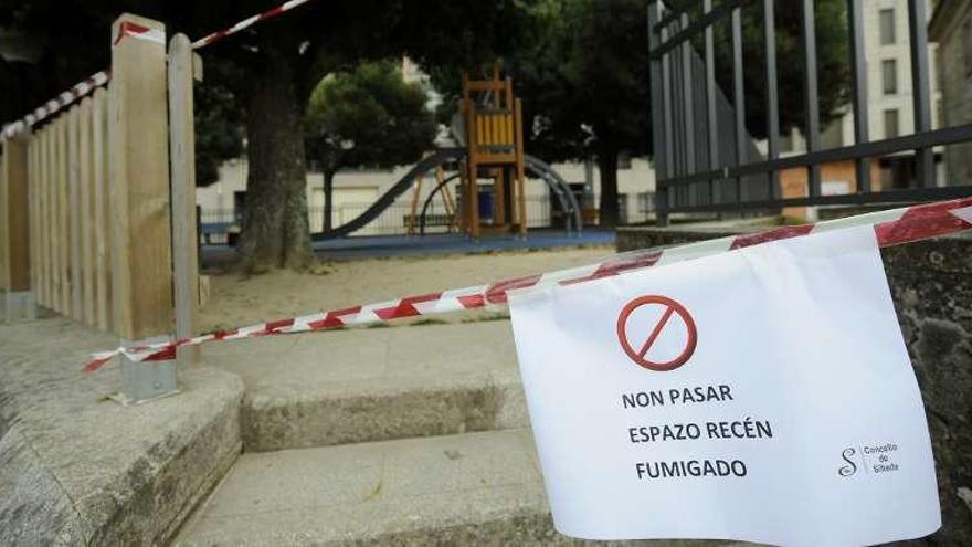 Precinto cautelar en el parque junto la Praza da Igrexa.