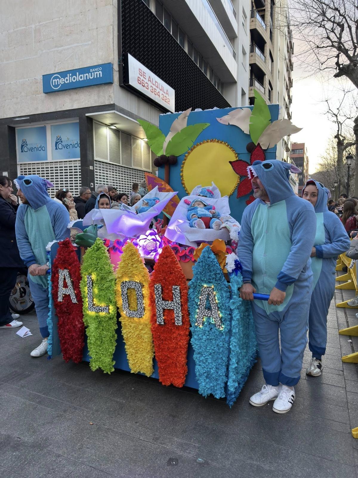 La falla Benirredrà, durante la Cavalcada del Ninot.